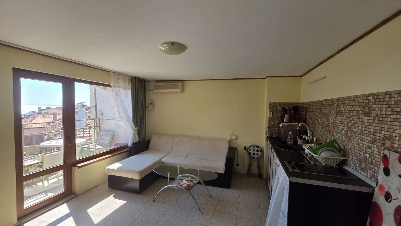 Dvoupodlažní apartmán s výhledem na moře v Pomorie – bez poplatku za údržbu