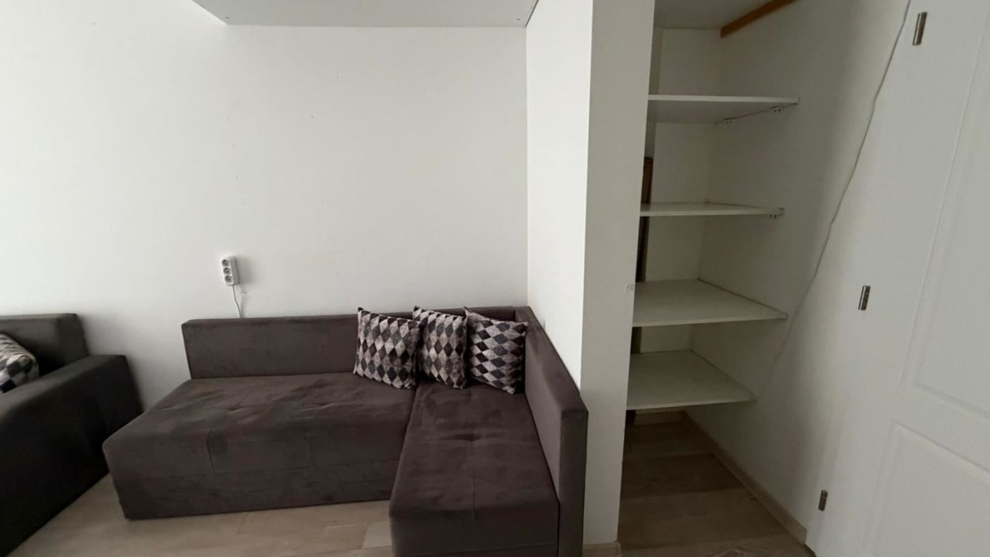 Luxusní studio s velkou verandou v prestižním komplexu na Slunečném pobřeží – komfort, zeleň a SPA relaxace