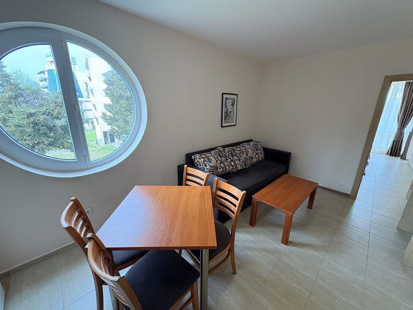  Apartmán se dvěma ložnicemi 300 metrů od pláže v centru Slunečného pobřeží