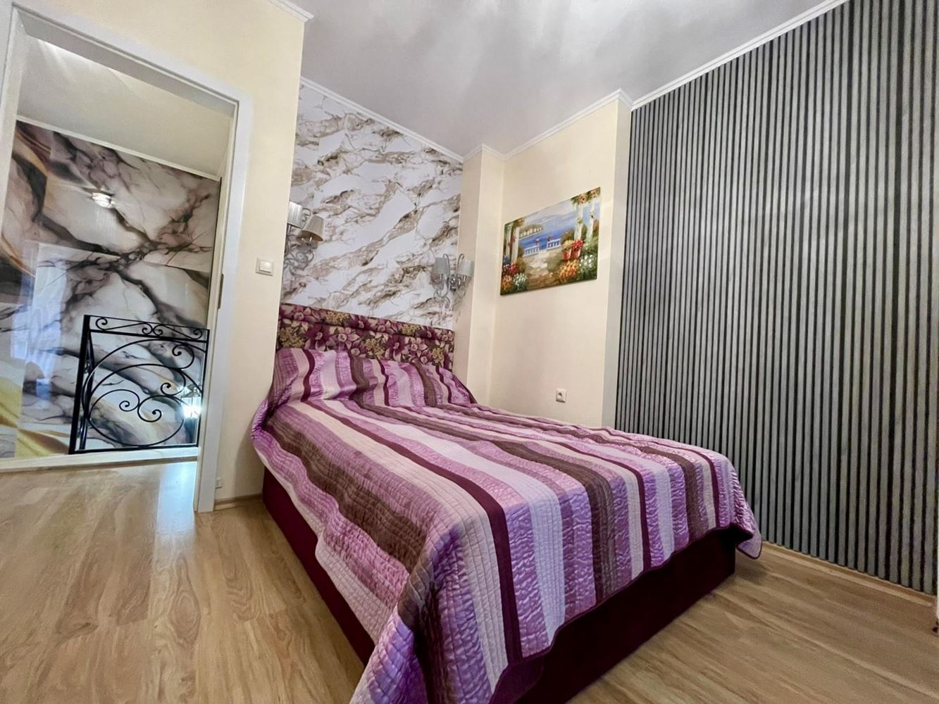 Luxusní mezonet se zahradou v elitním komplexu – komfort a relaxace blízko moře