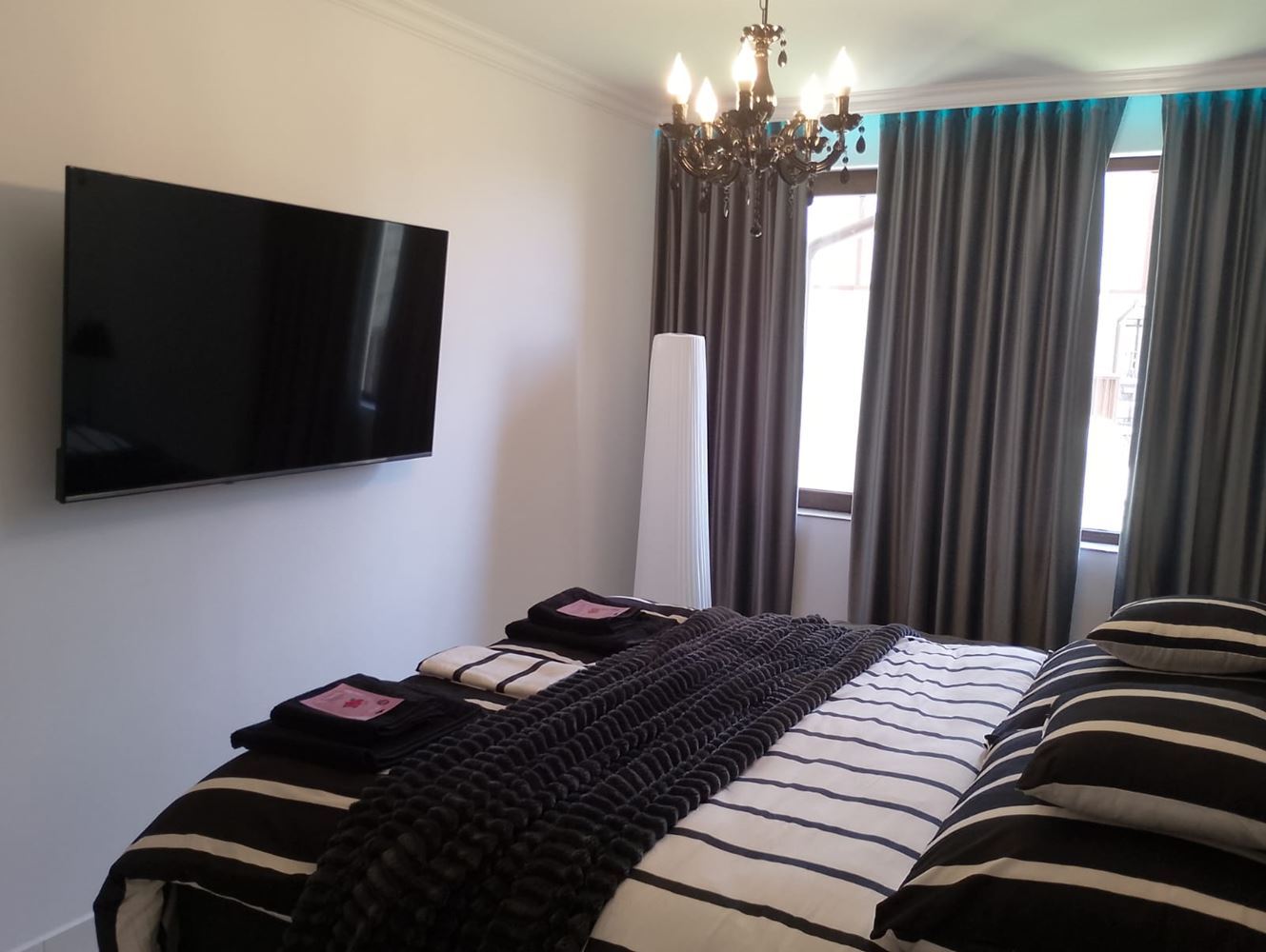 Luxusní třípokojový byt v prestižním komplexu se zelení a bazény ve městě Sveti Vlas