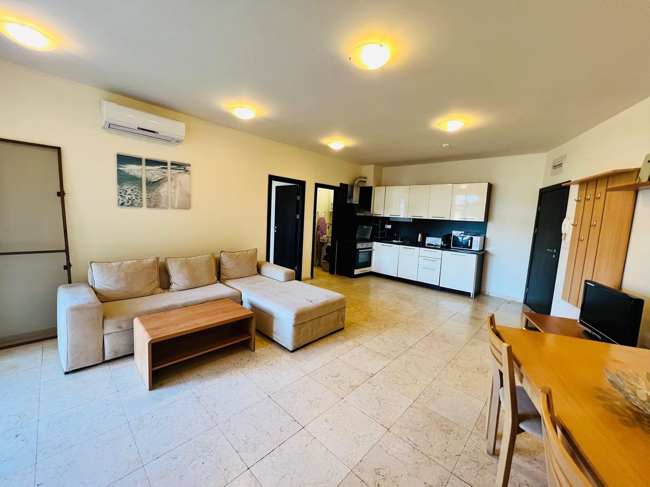 Prostorný apartmán se dvěma ložnicemi a výhledem na moře v luxusním komplexu na první linii ve Sveti Vlas