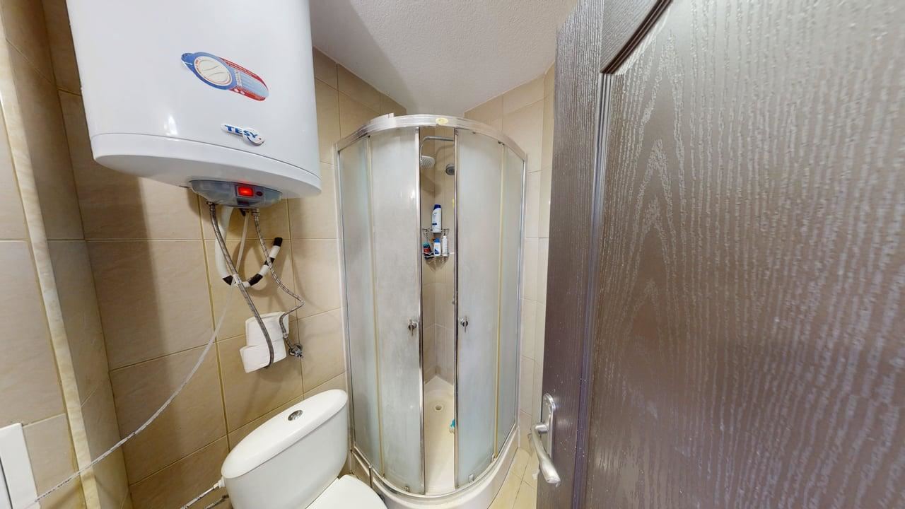 Apartmán s jednou ložnicí a panoramatickým výhledem na moře a hory v komplexu s bazény a wellness centrem SPA