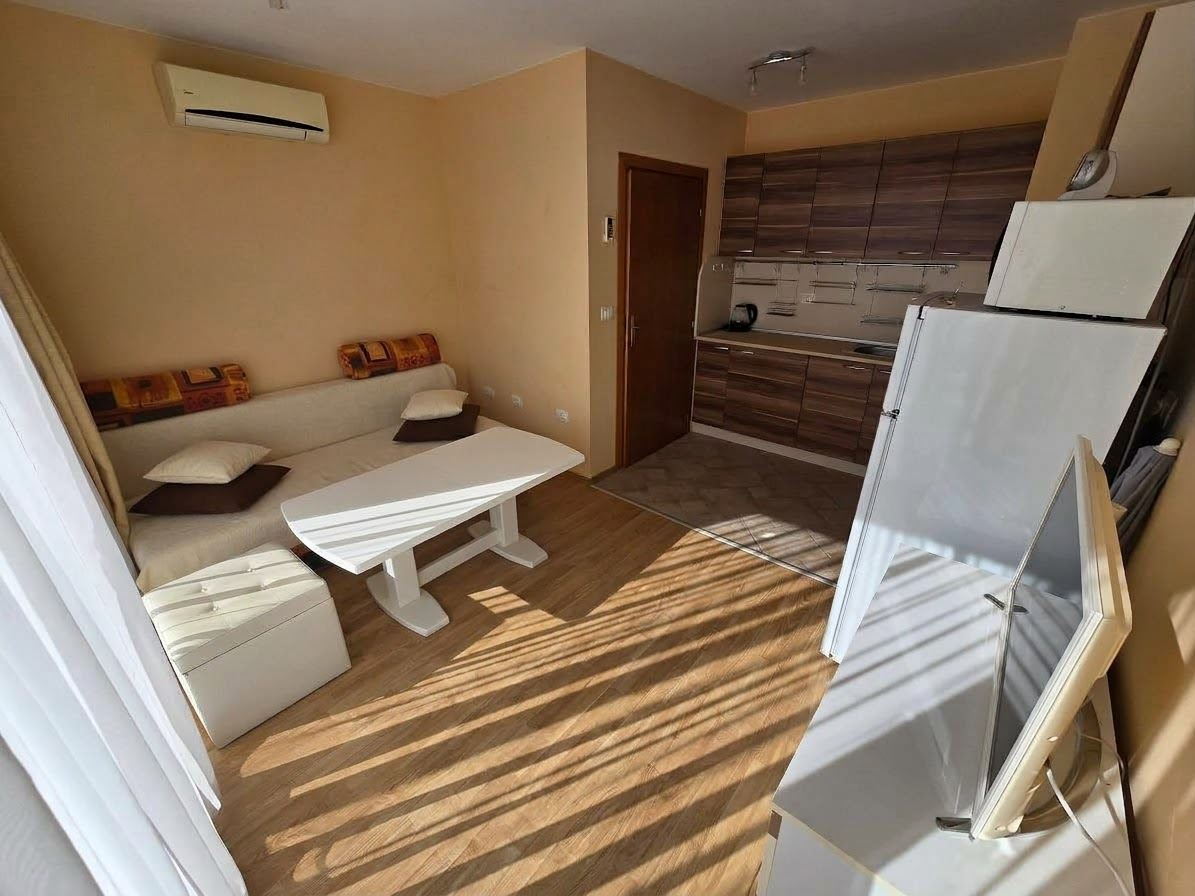 Panoramatický výhled na moře v první linii – zařízený byt s jednou ložnicí ve Sveti Vlas