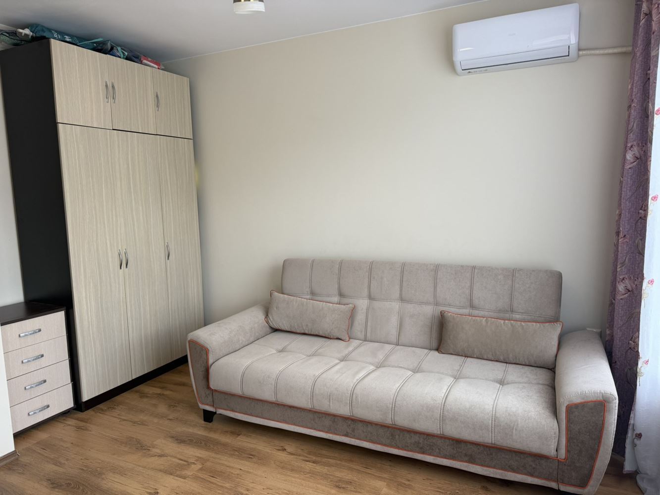 Stylový byt s jednou ložnicí v moderním komplexu v Ravdě – výborná investice blízko moře