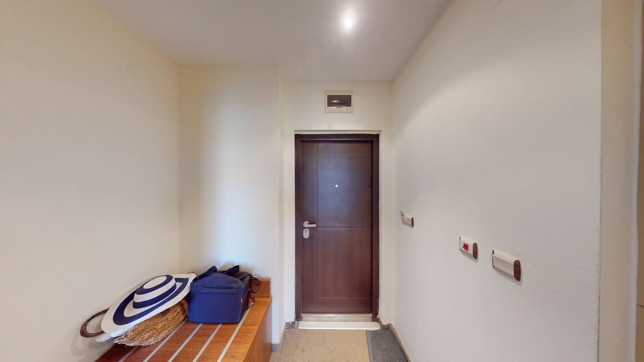 Světlý dvoupokojový apartmán na Slunečném pobřeží – komfort, bezpečí a výborná infrastruktura