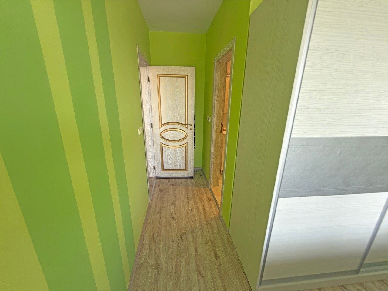 Apartmán se dvěma ložnicemi a výhledem na moře, 200 metrů od pláže v Pomorie