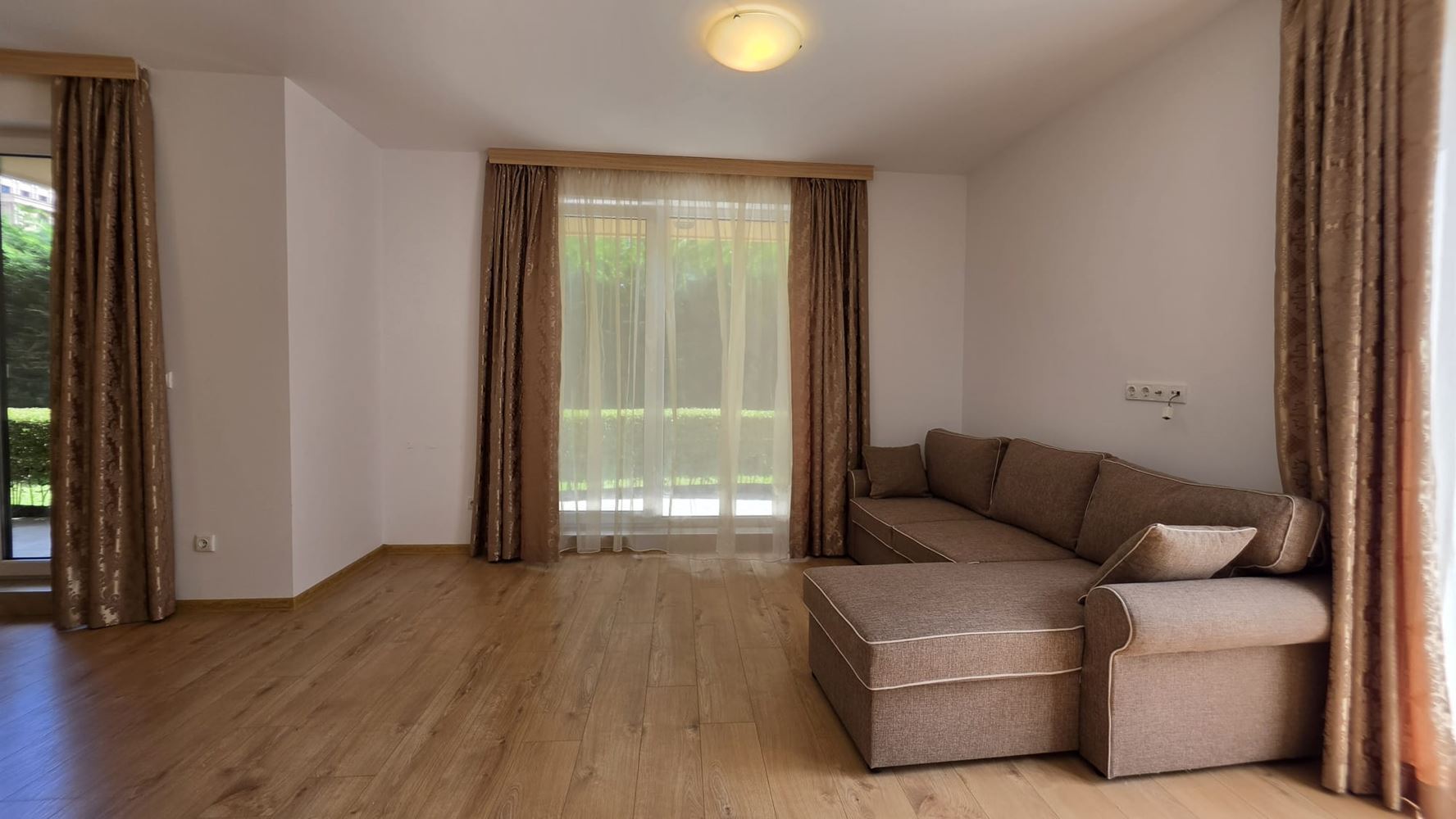 Stylový apartmán s jednou ložnicí, funkční dispozicí, komfortem a klidnou atmosférou letoviska