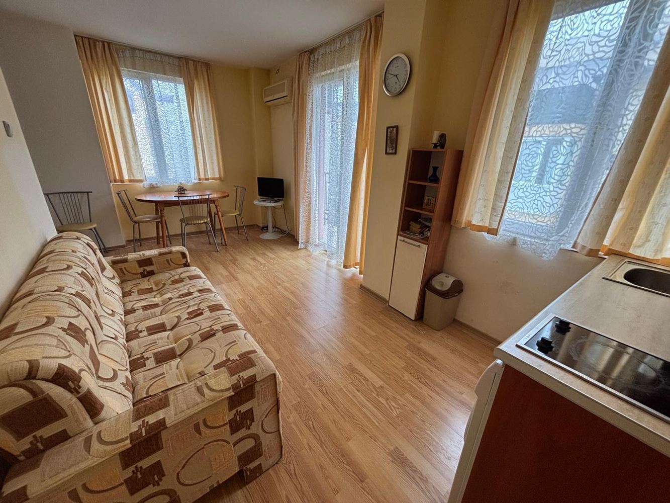 Prostorné studio bez poplatku za údržbu v Nesebaru na výborném místě blízko moře