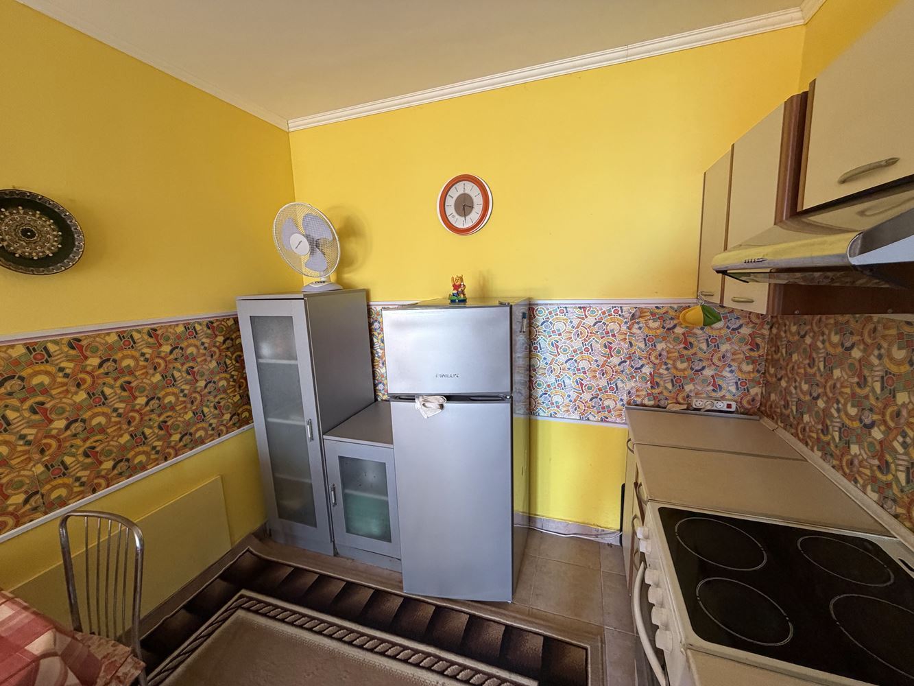 Apartmán s jednou ložnicí, prostornou terasou a výhledem na moře ve Sveti Vlas – 300 metrů od pláže