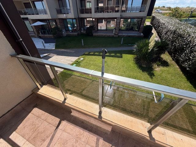 Prostorný apartmán se 2 ložnicemi v první linii u moře s čelním panoramatickým výhledem na moře