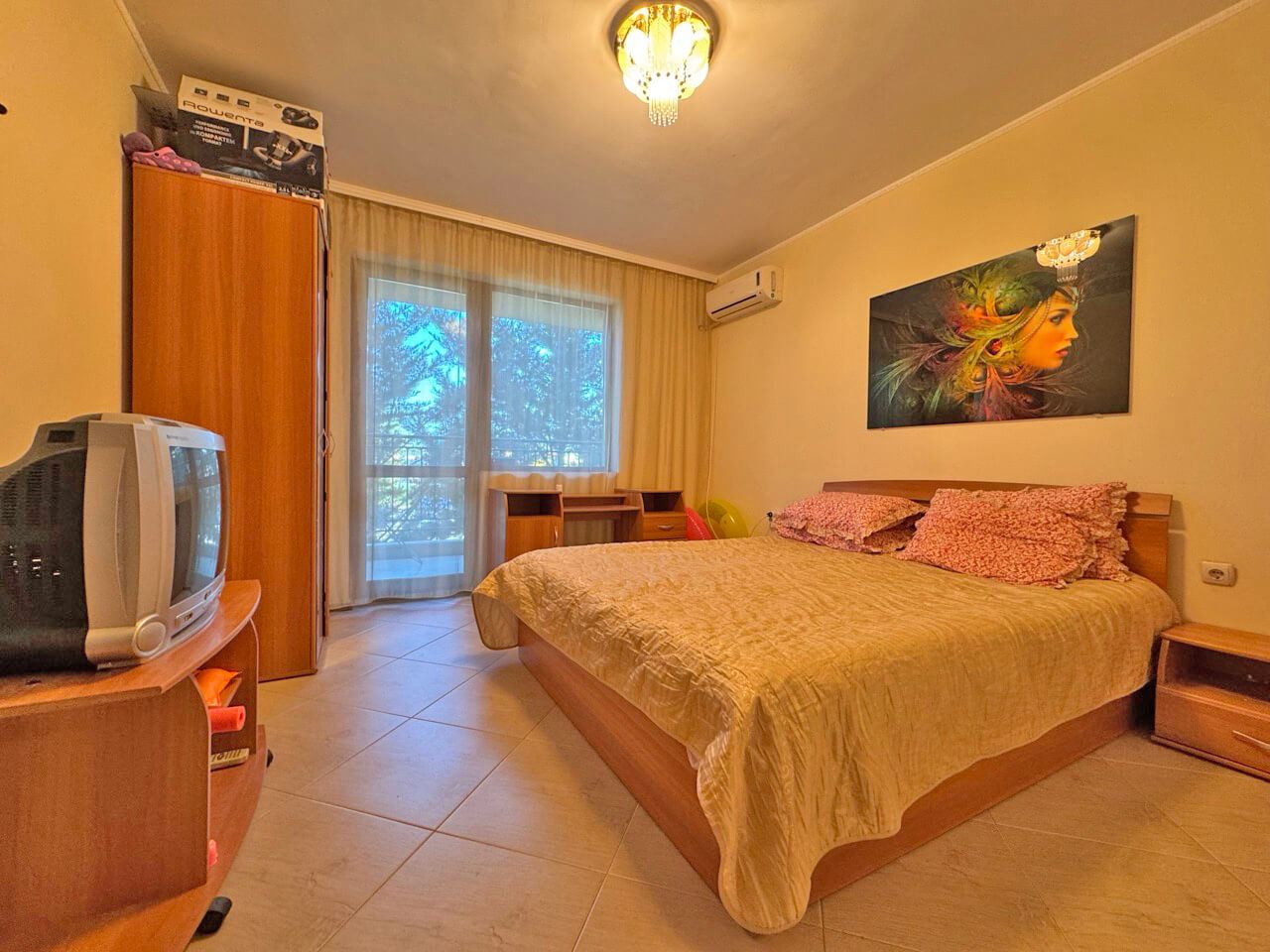 Klid a pohodlí v Sunny Beach – zařízený apartmán s jednou ložnicí a nízkým poplatkem za údržbu