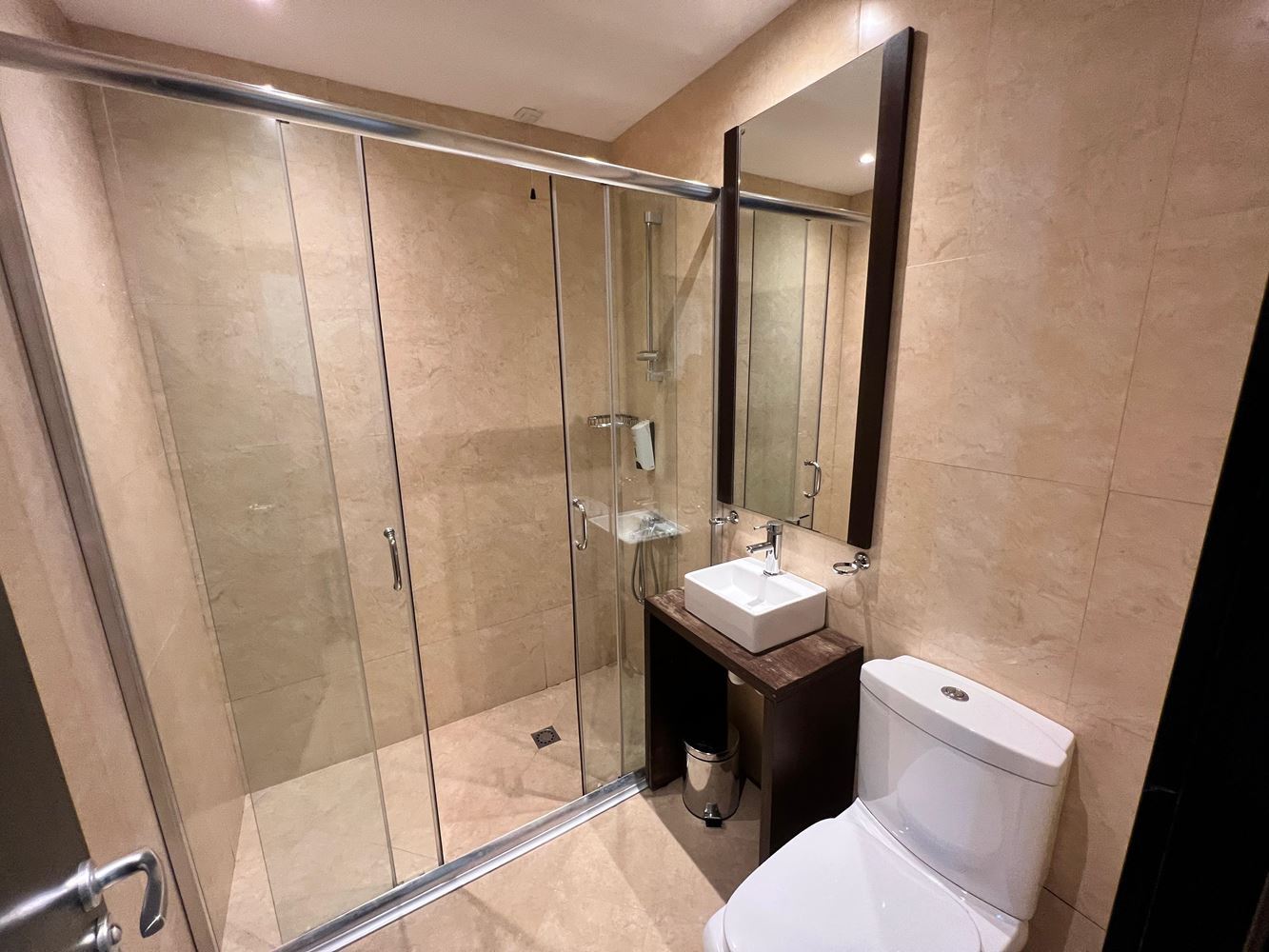 Prostorný apartmán se dvěma ložnicemi a výhledem na moře v luxusním komplexu na první linii ve Sveti Vlas