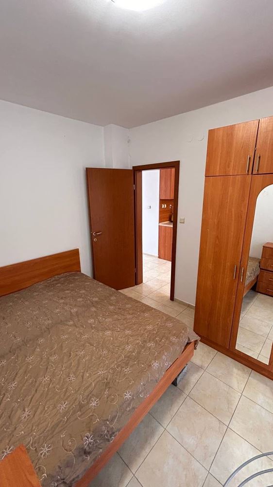 Prostorný apartmán se dvěma ložnicemi v uzavřeném komplexu na Slunečném pobřeží
