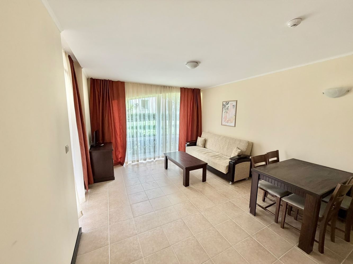 Luxusní apartmán s jednou ložnicí a výhledem do zahrady u Jižní pláže v Pomorie