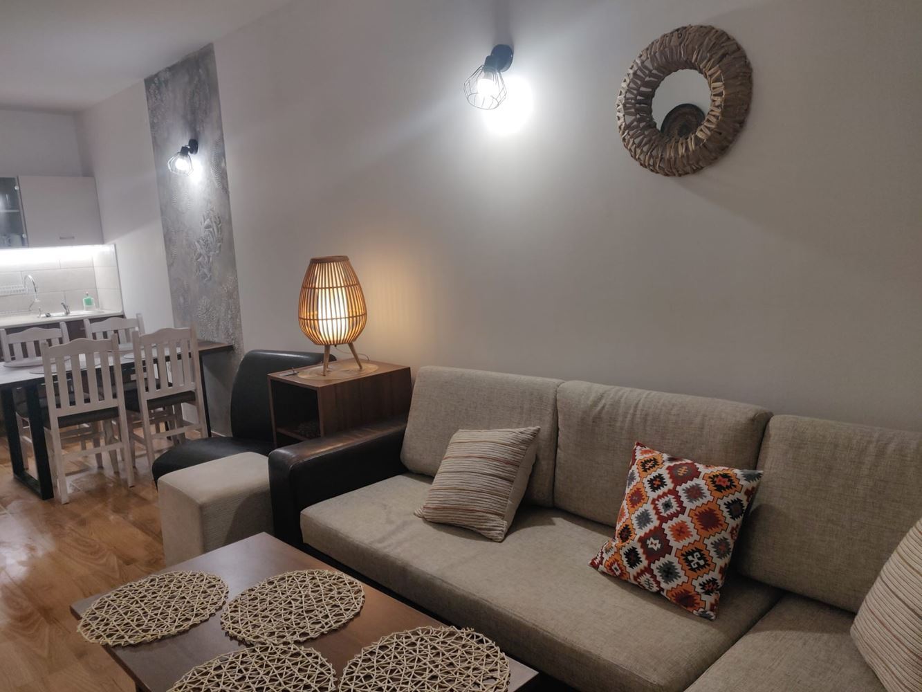 Prostorný apartmán s jednou ložnicí a částečným výhledem na moře – Slunečné pobřeží, 100 m od pláže