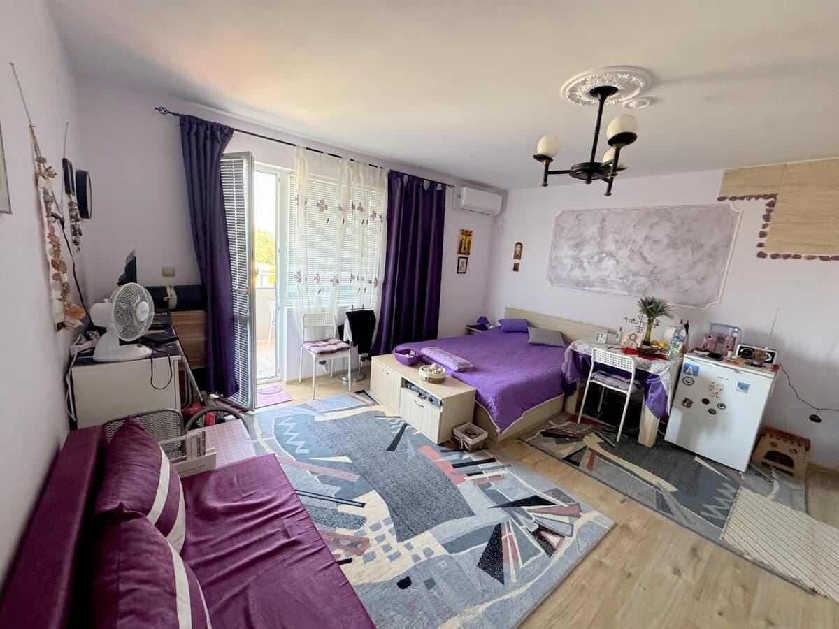Stylově zařízené studio v Ravdě s nízkým poplatkem za údržbu – blízko pláže a veškerého potřebného zázemí