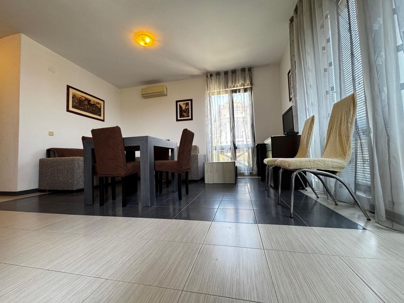 Apartmán s výhledem na moře v Černomorci – komfort, luxusní komplex a dokonalá prázdninová atmosféra