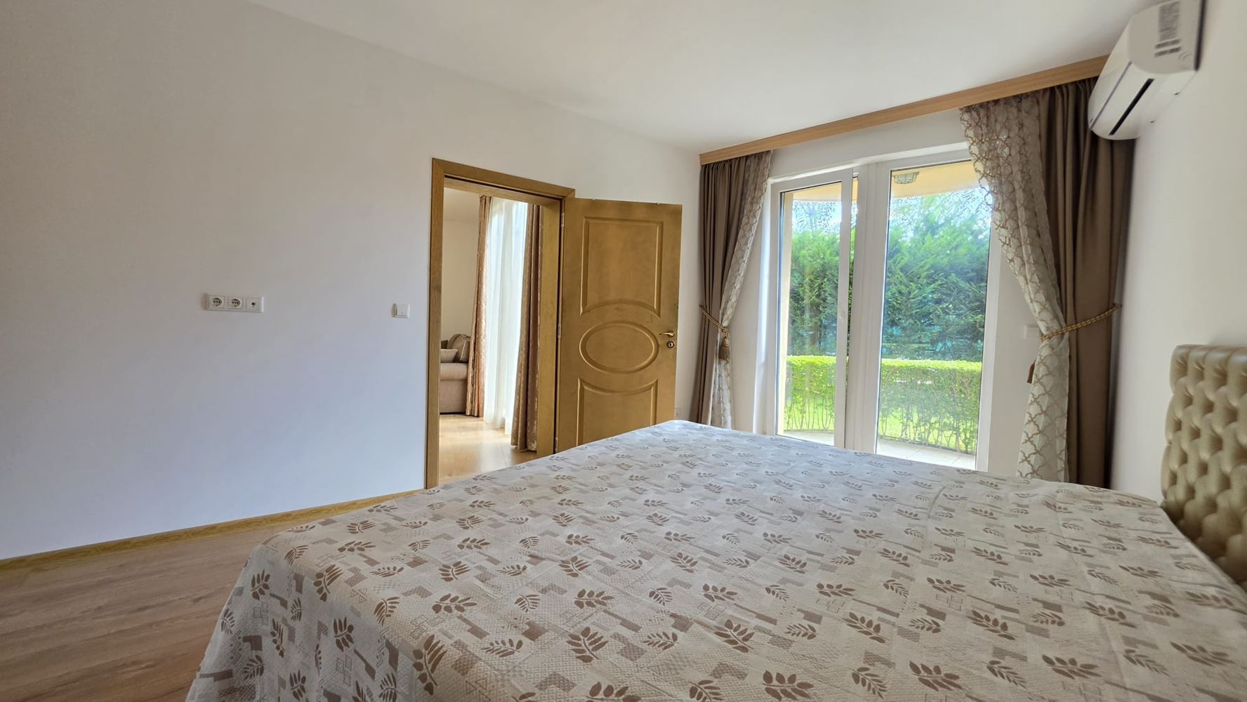 Stylový apartmán s jednou ložnicí, funkční dispozicí, komfortem a klidnou atmosférou letoviska