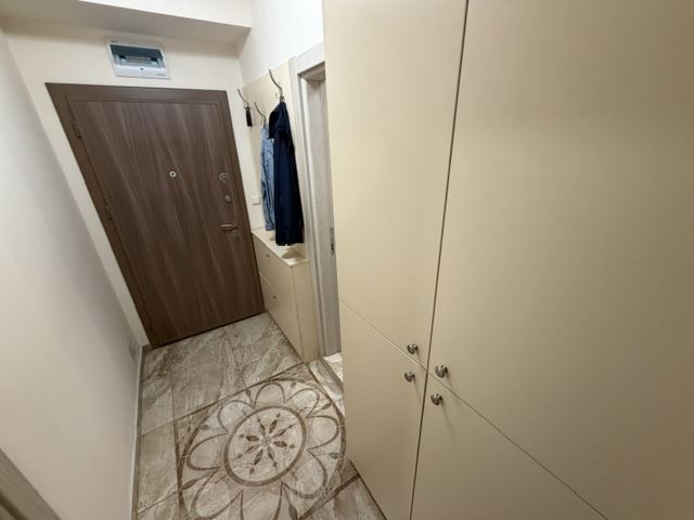 Útulný apartmán s jednou ložnicí v Ravdě – uzavřený komplex, bazény a výborná infrastruktura
