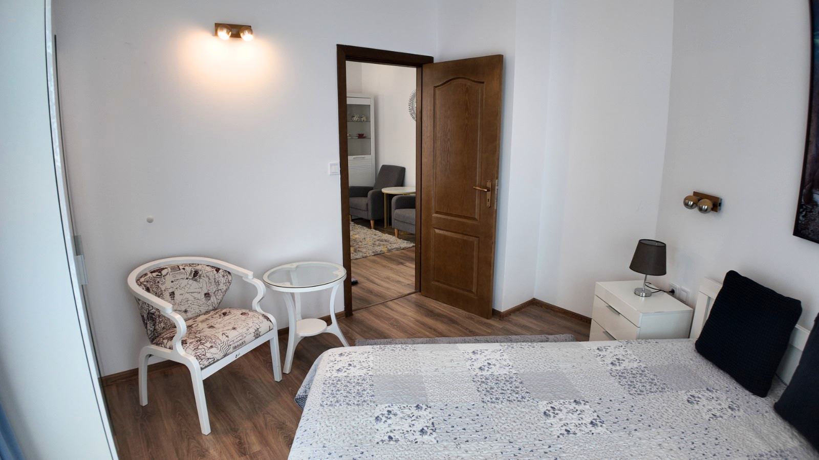 Stylový apartmán s jednou ložnicí v komplexu s bazény a vynikajícím vybavením