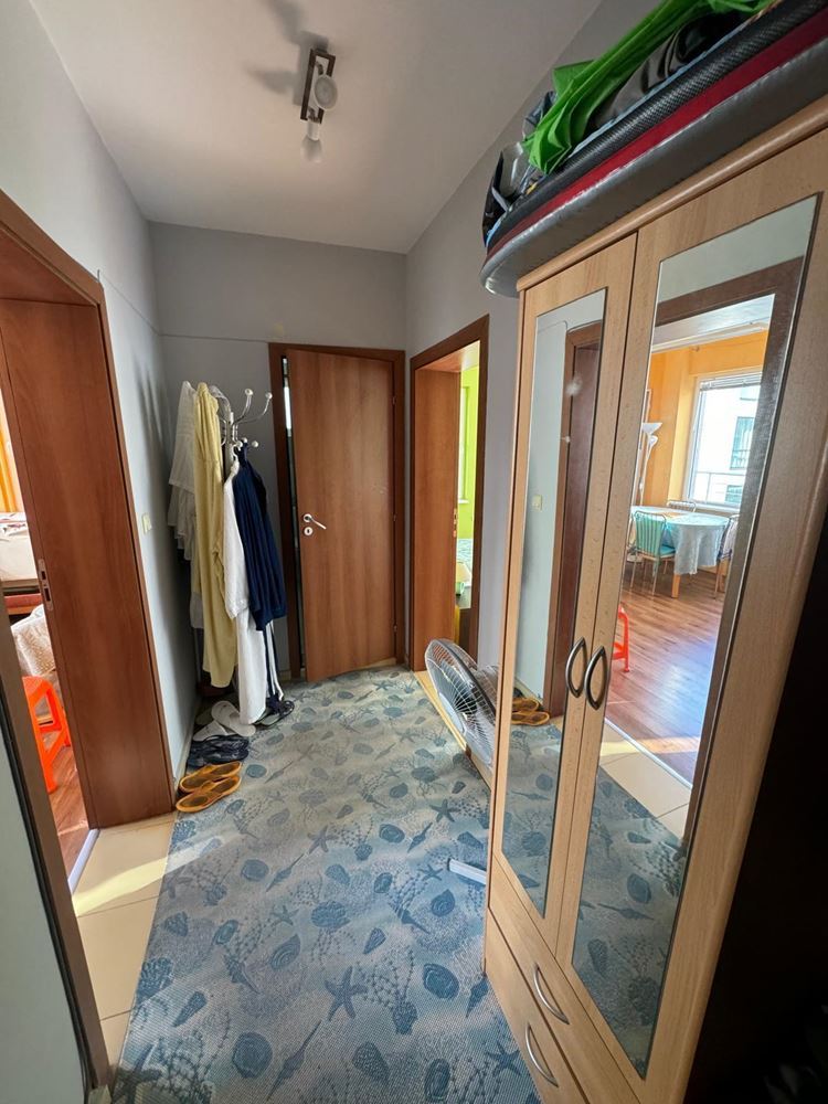 Jedinečný dvoupokojový apartmán v samém centru Pomorie – pouhých 100 metrů od pláže!