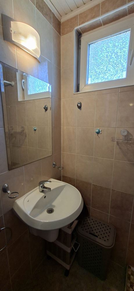 Prostorný a světlý byt s jednou ložnicí v udržovaném komplexu poblíž Slunečného pobřeží