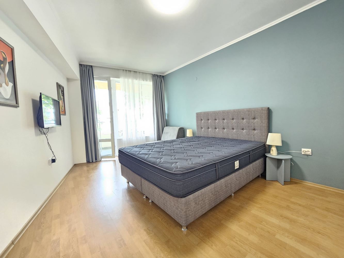 Pouhých 100 metrů od moře! Prostorný apartmán s jednou ložnicí s výhledem na bazén v jednom z nejžádanějších komplexů na Slunečném pobřeží