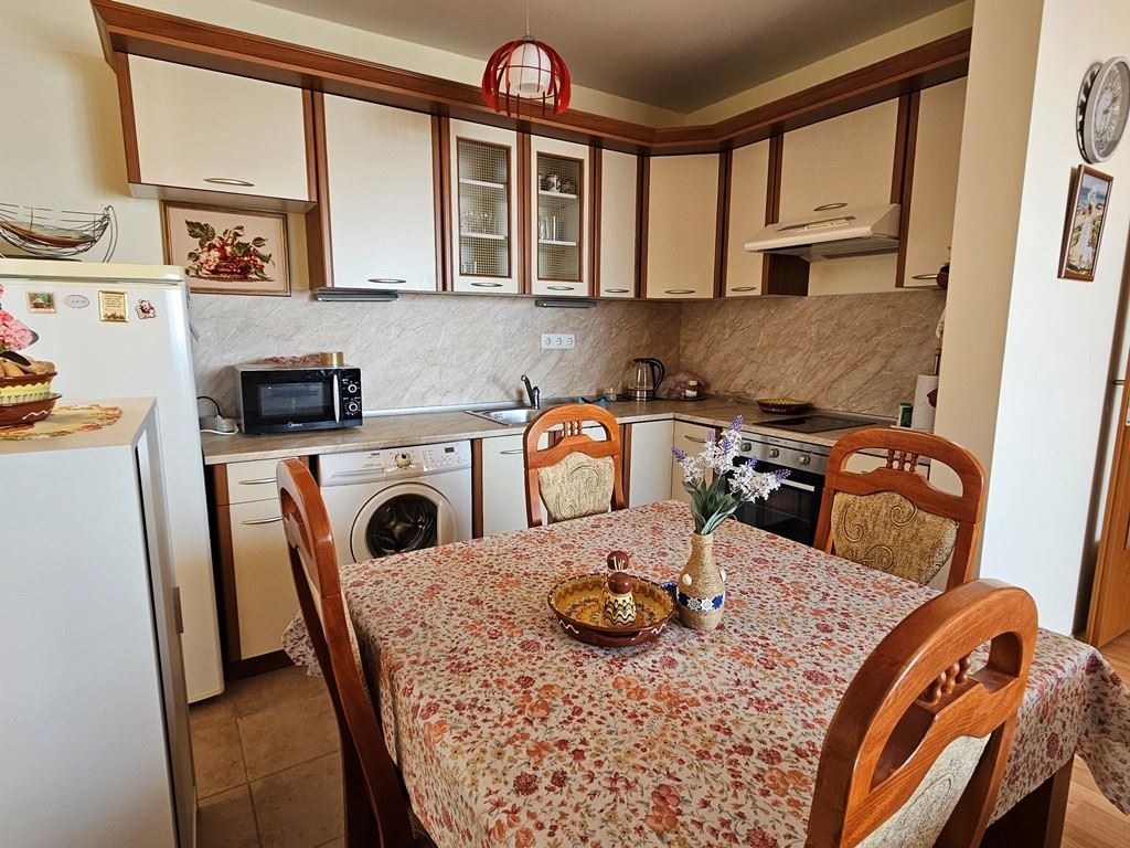 Sveti Vlas, první řada u moře – panoramatický byt s jednou ložnicí s výhledem na moře z každého pokoje