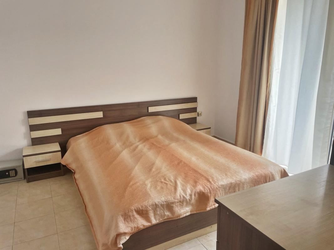 Plně zařízený třípokojový apartmán na Slunečném pobřeží – komfort, útulnost a bezpečná investice