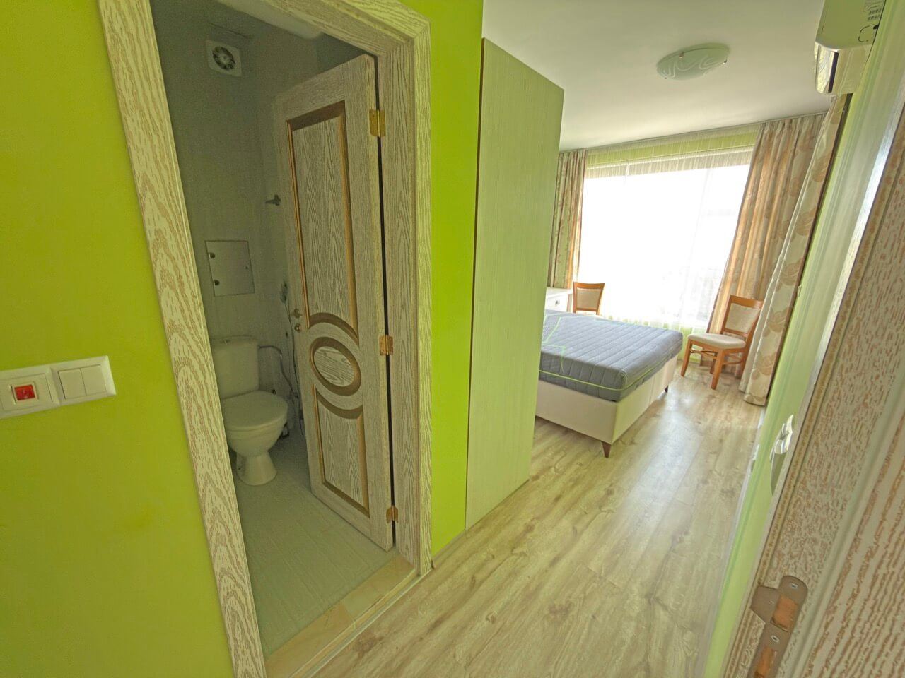 Apartmán se dvěma ložnicemi a výhledem na moře, 200 metrů od pláže v Pomorie