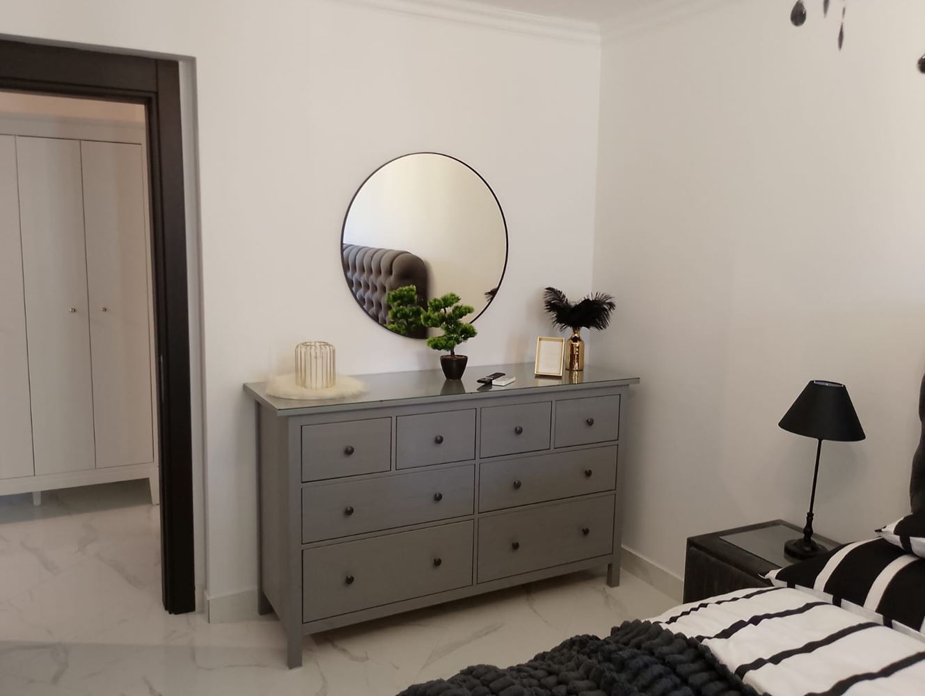 Luxusní třípokojový byt v prestižním komplexu se zelení a bazény ve městě Sveti Vlas