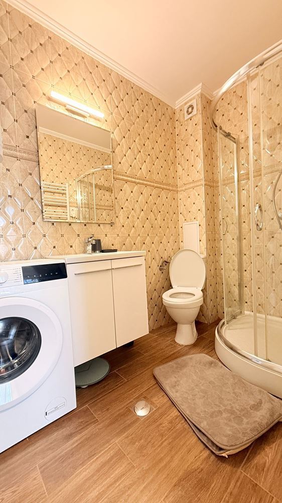 Luxusní mezonet se třemi ložnicemi v srdci Slunečného Pobřeží – prostor, styl a komfort na dvou úrovních