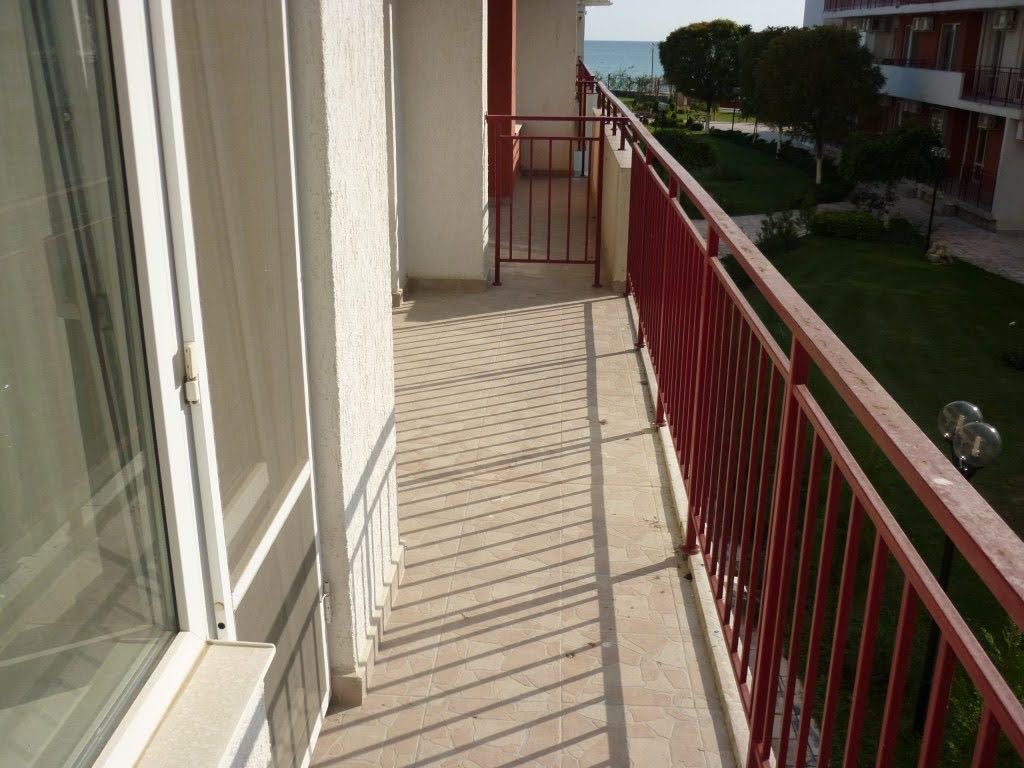 Plně zařízený apartmán s jednou ložnicí přímo u pláže s výhledem na moře v Elenite