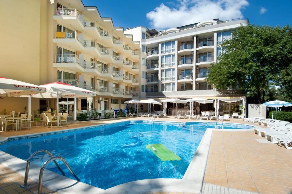 Apartmán s jednou ložnicí 300 m od moře ve Slunečném pobřeží – vynikající investice u moře