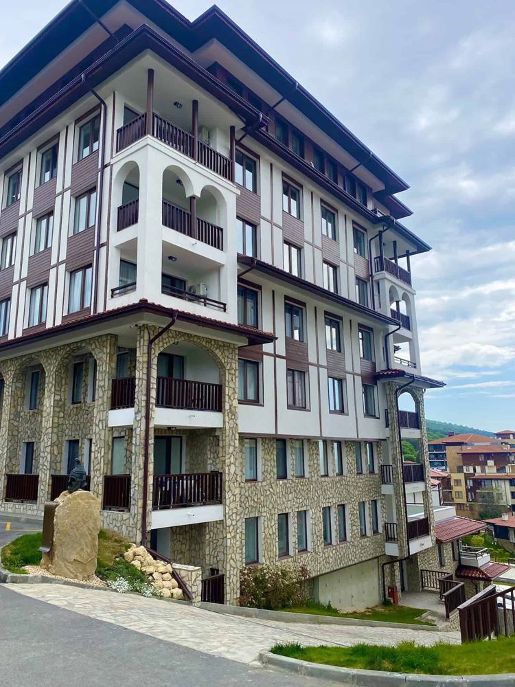 Luxusní třípokojový byt s panoramatickým výhledem na moře a hory v exkluzivním komplexu ve Sveti Vlasu