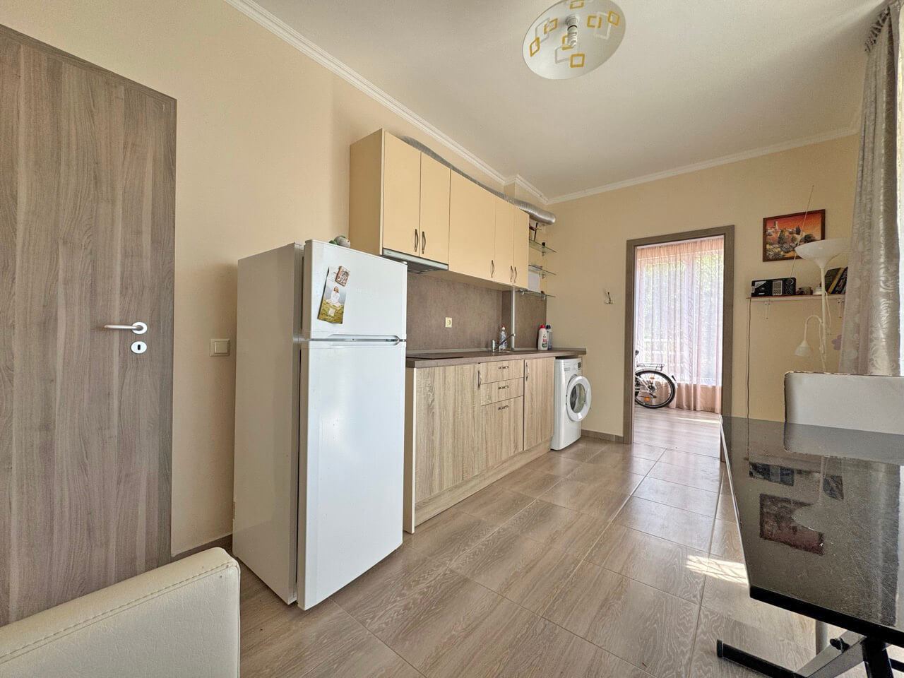 Apartmán se dvěma ložnicemi s výhledem na bazén v moderním komplexu na Slunečném pobřeží