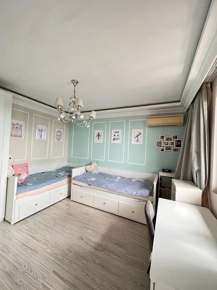 Komfortní mezonetový apartmán se dvěma ložnicemi a panoramatickým výhledem na moře ve Sveti Vlas – nemovitost v prestižní lokalitě s působivým výhledem