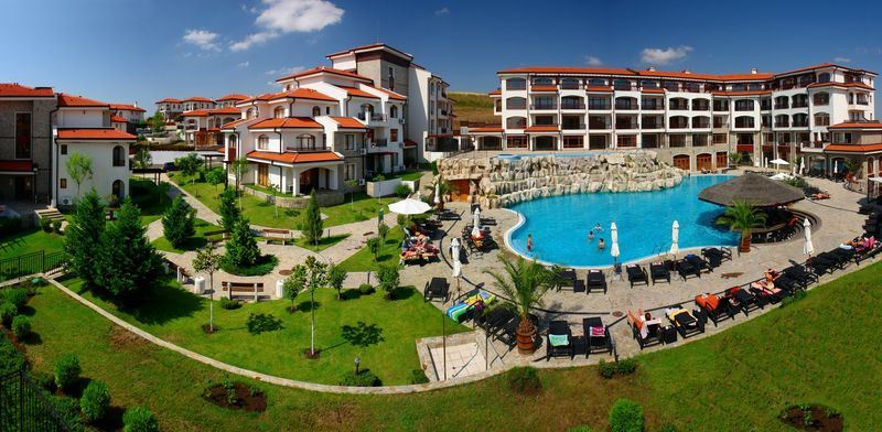 Atraktivní apartmán s jednou ložnicí a výhledem na bazén v Aheloy