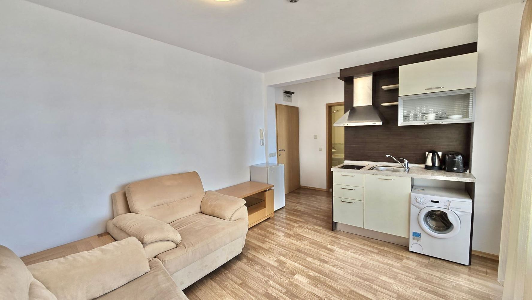 Atraktivní apartmán s jednou ložnicí a výhledem na bazén v Aheloy