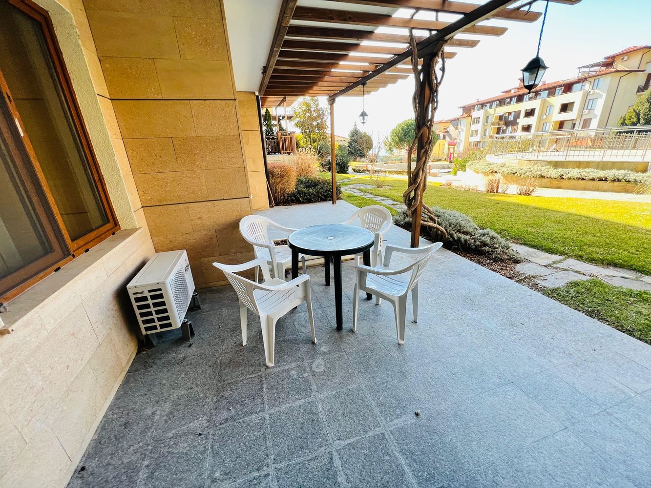 Prostorný apartmán se dvěma ložnicemi a výhledem na moře v luxusním komplexu na první linii ve Sveti Vlas
