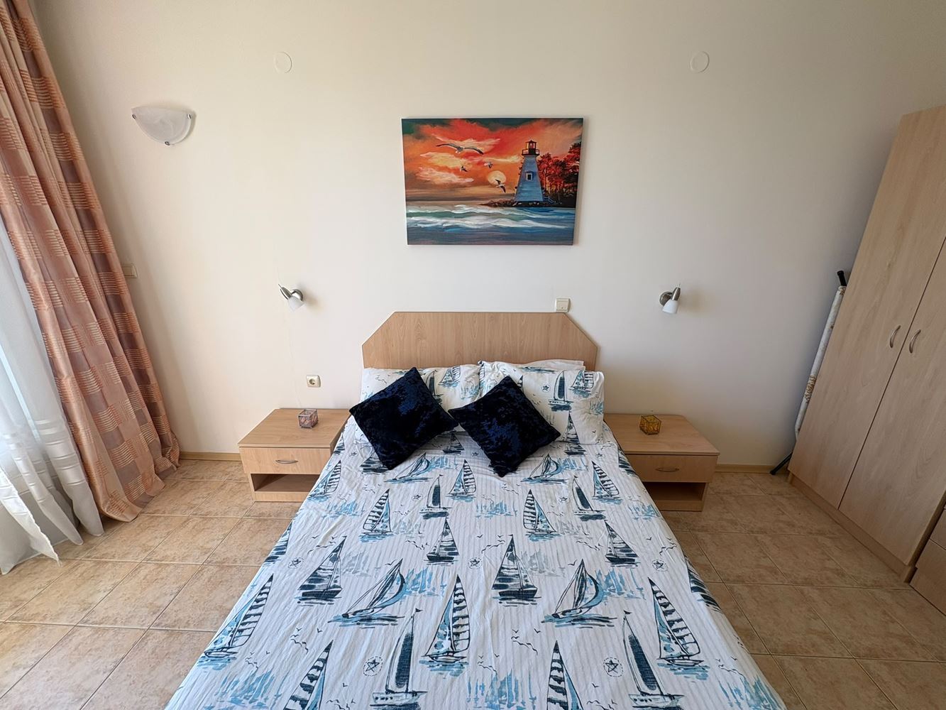 První linie v Sveti Vlas – prostorný apartmán s jednou ložnicí a výhledem na moře