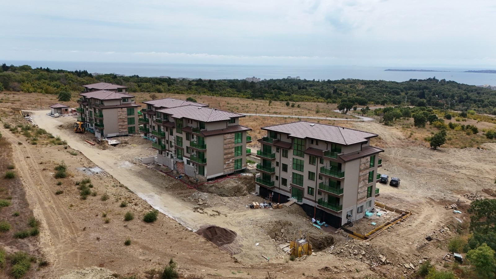 Apartmán se dvěma ložnicemi a panoramatickým výhledem na moře v klidném zeleném komplexu ve Slunečném pobřeží