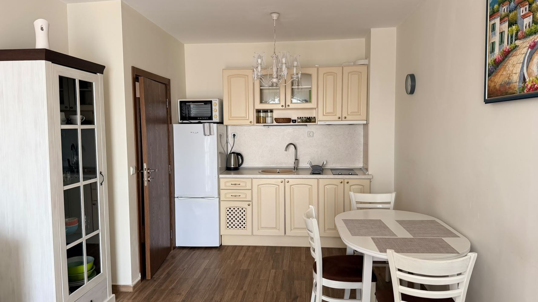 Dvouložnicový apartmán s panoramatickým výhledem, jen krok od moře v Ravdě