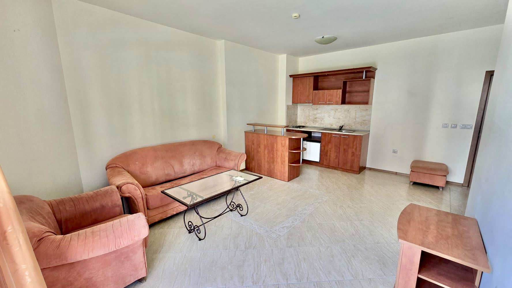 Apartmán s jednou ložnicí v blízkosti Cacao Beach s výhledem na bazén – připravené dokumenty a vynikající investiční potenciál