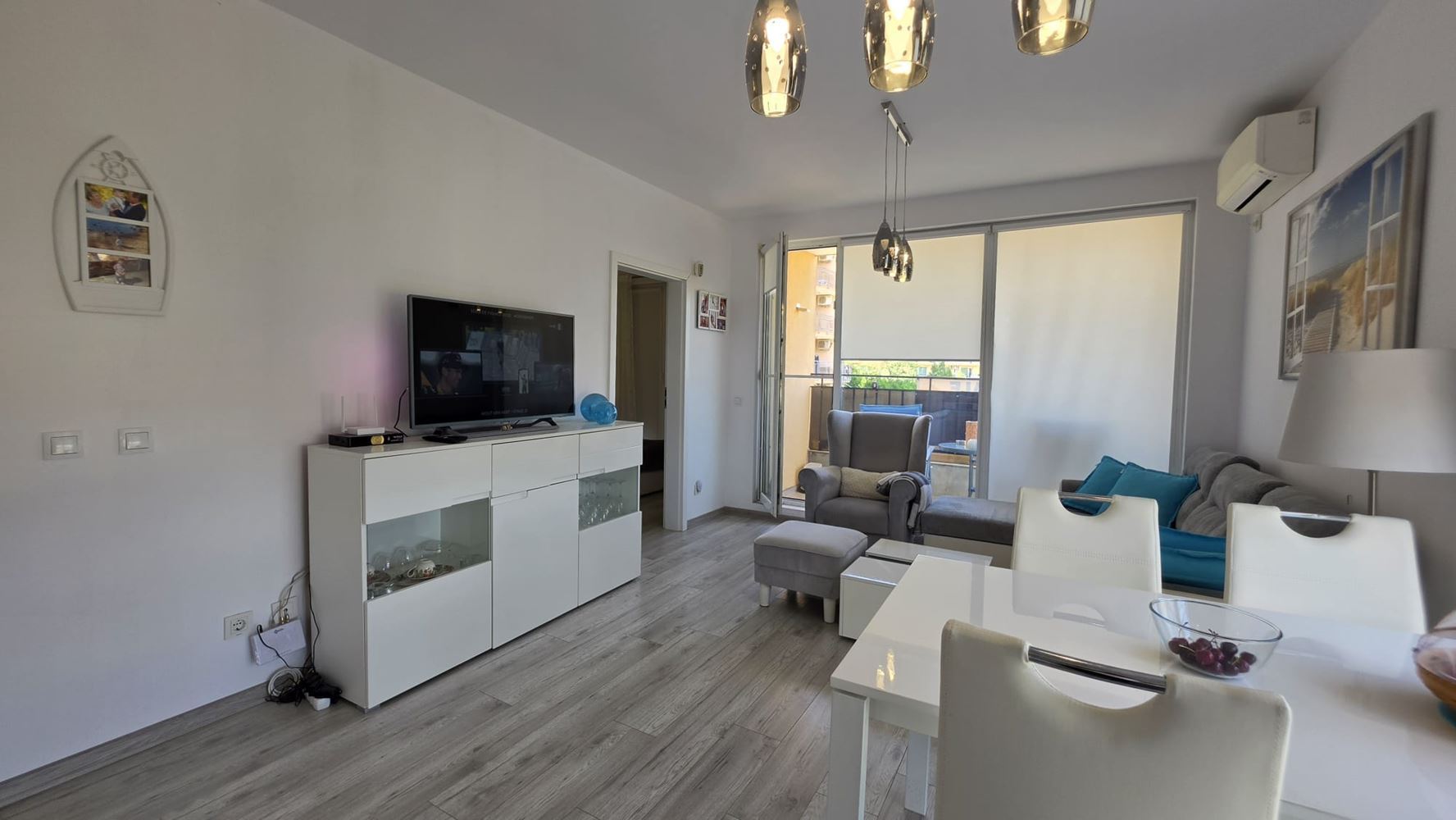 Světlý apartmán s jednou ložnicí v moderním komplexu na Slunečním pobřeží – komfort, klid a výborná poloha pouhých 500 metrů od pláže
