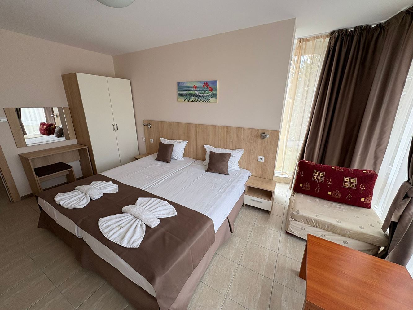  Apartmán se dvěma ložnicemi 300 metrů od pláže v centru Slunečného pobřeží