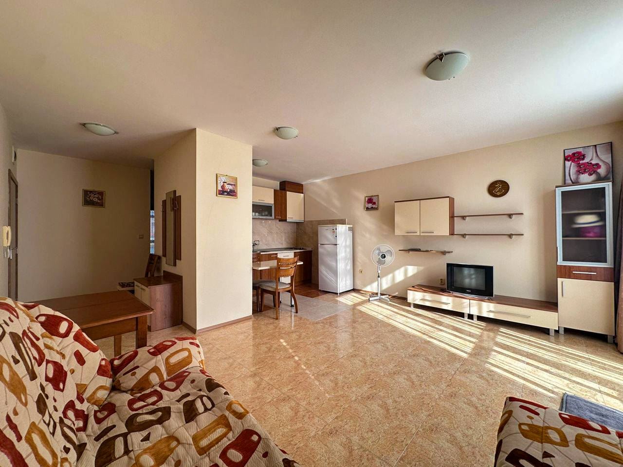 Prostorný byt s jednou ložnicí s Aktem 16 v Sunny Beach – komfort, styl a připravený k nastěhování