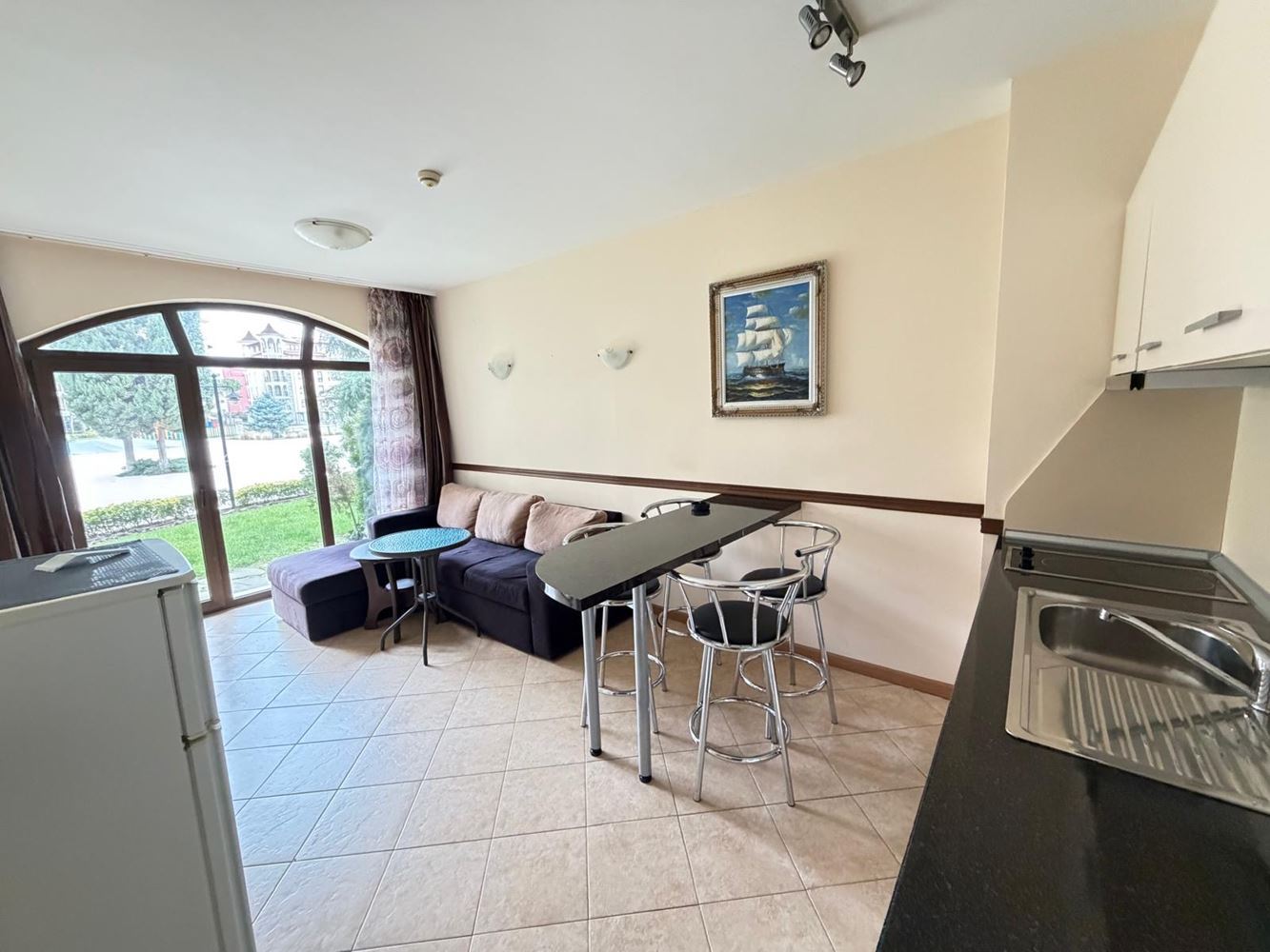 Prostorný byt s dvěma ložnicemi s přímým výstupem do vlastní zahrady v Sunny Beach – komfort, luxus a útulnost