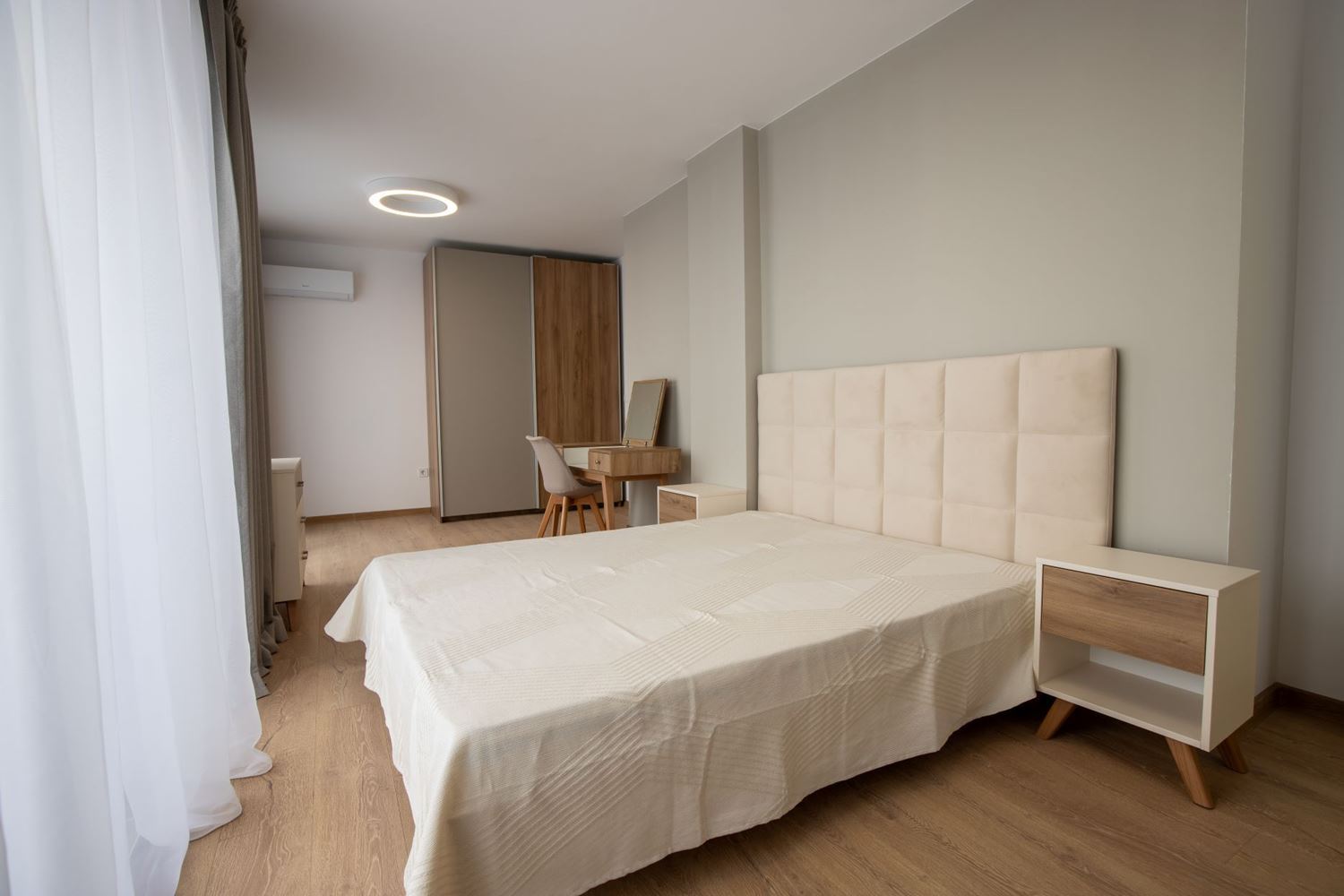 Luxusní apartmán s jednou ložnicí 50 m od moře v moderním komplexu v Aheloy